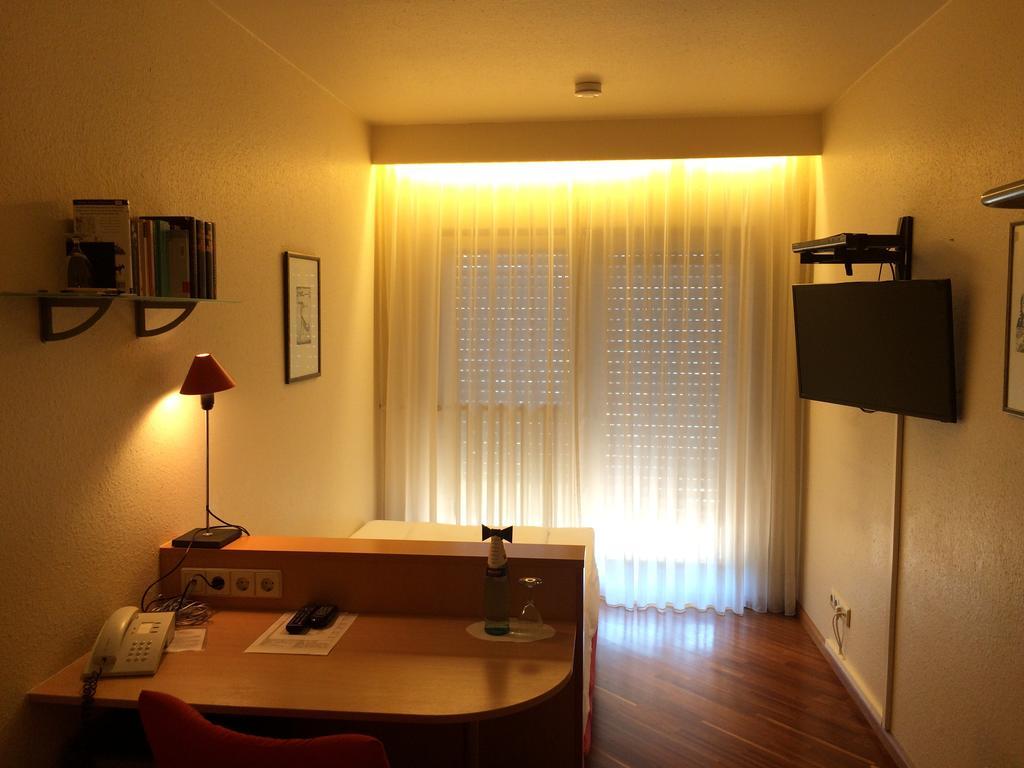 Hotel Am Rathaus Фрайбург Экстерьер фото