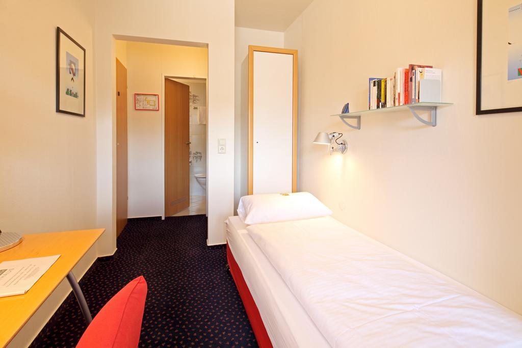 Hotel Am Rathaus Фрайбург Номер фото